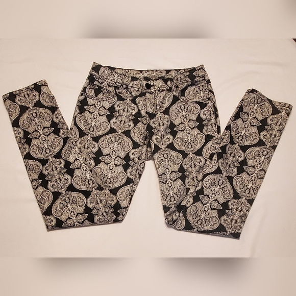 INC Vintage Black And White Paisley Print Skinny Curvy Fit Ankle Jeans Size 4 - Picture 2 of 7